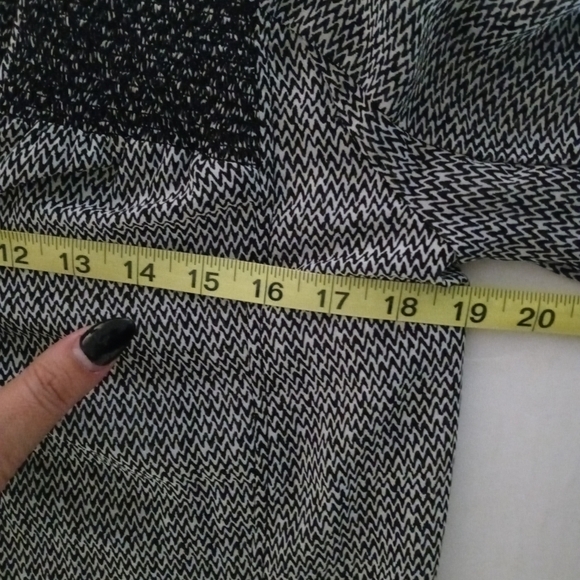 American Eagle Outfitters Women's 3/4 Sleeves Sheer Blouse. Size S. - Picture 9 of 10